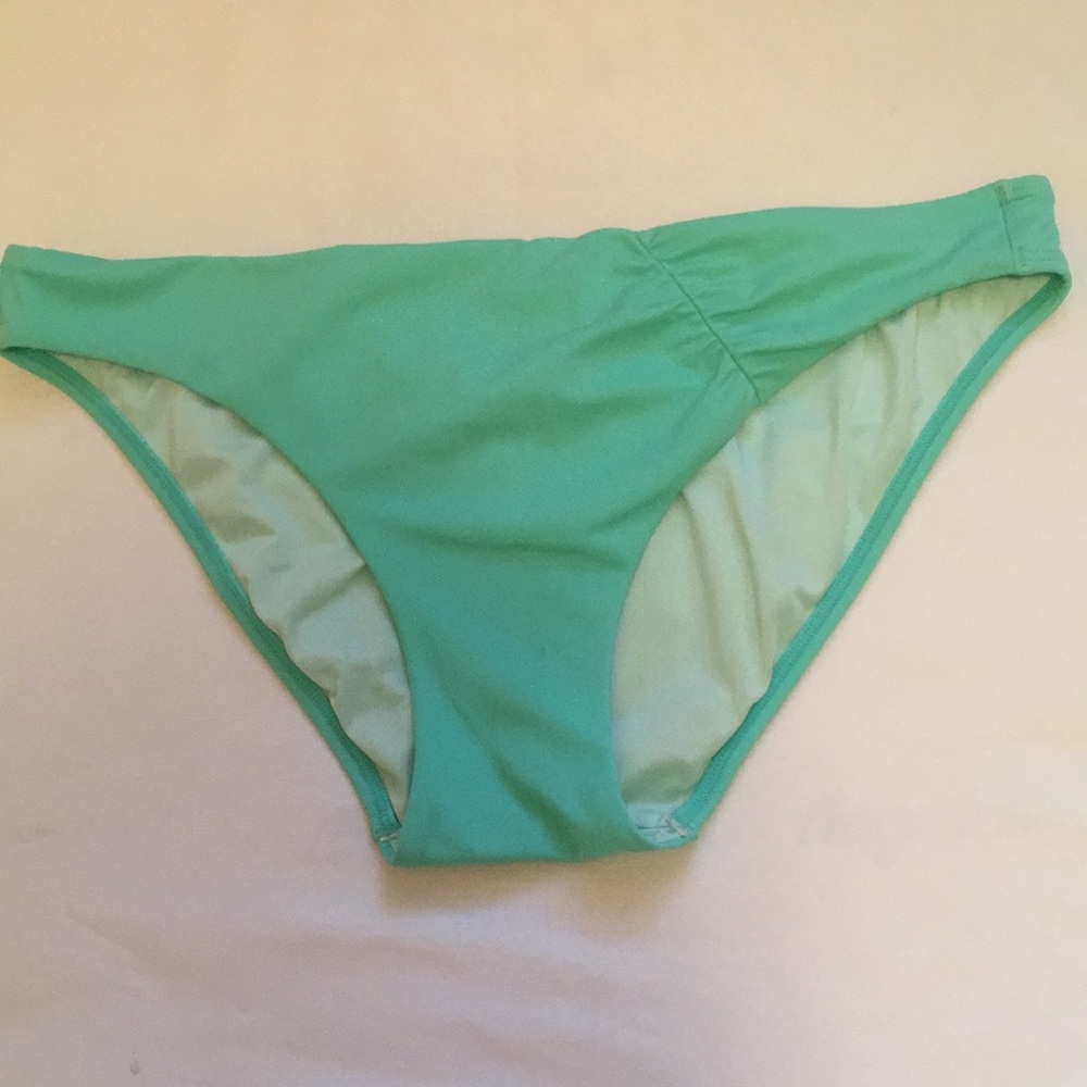 Victoria’s Secret Bikini Bottoms Sz L